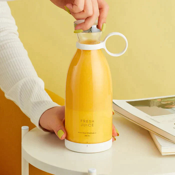 Fresh Juice Blender™ - Portable Refreshment in Motion
